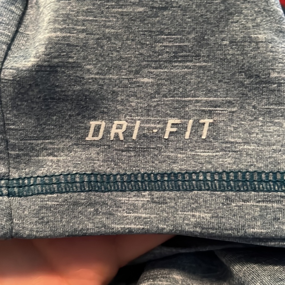 Nike Dri-Fit - Picture 4 of 4